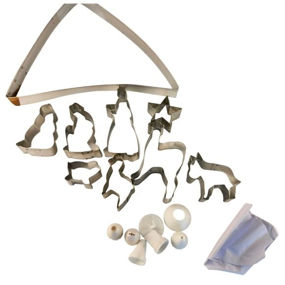 Fox Run Nativity Bake Set With Holiday-Themed Cookie Cutters & Recipes - Picture 9 of 11